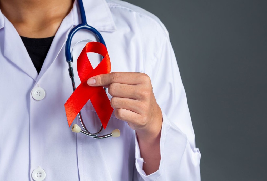 Dezembro Vermelho: Saúde reforça cuidados, prevenção e combate ao estigma sobre HIV/Aids    