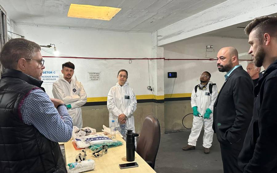 Saúde Estadual realiza aplicação de inseticida nos seus prédios para controle do mosquito Aedes aegypti