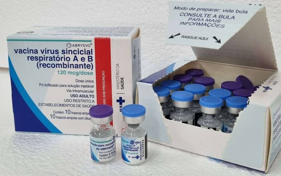 Santa Catarina recebe 25,8 mil doses da vacina contra o Vírus Sincicial Respiratório para gestantes